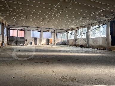 Foto Capannone industriale in Via Comana Lunga snc, Erba Centro di 950 m²