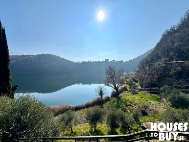 Foto Villa unifamiliare in Via Lago Moro 2, Darfo Boario Terme con 5 locali