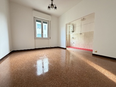 Foto Appartamento in Via Stefano Dondero 8, Genova Sampierdarena di 61 m²