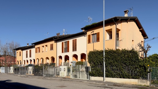 Foto Villa a schiera in Via Padre Pio, Dello Centro di 154 m² con 4 locali