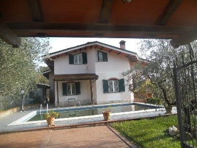 Foto Villa unifamiliare in Via dei Pini 40, Castelnuovo Magra di 285 m²