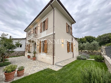 Foto Villa unifamiliare in Strada Provinciale 28 24, Ameglia Monte Marcello