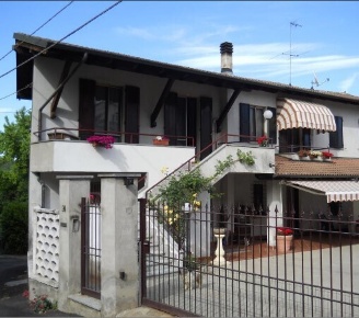 Foto Villa unifamiliare in Vicolo Graglia 24, Castelletto Monferrato Centro