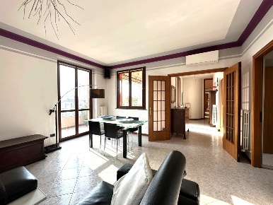 Foto Attico a Fiorenzuola d'Arda Centro di 200 m² con 5 locali in vendita