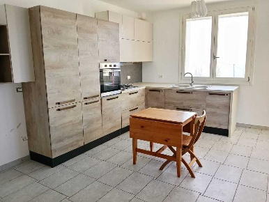 Foto Appartamento in Via Madonna del Fiore 8, Borghi di 107 m² con 4 locali