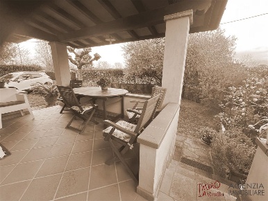 Foto Villa unifamiliare a Pietrasanta di 75 m² con 5 locali in vendita