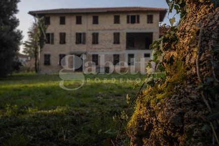 Foto Rustico a Pordenone Torre di 197 m² con 3 locali in vendita