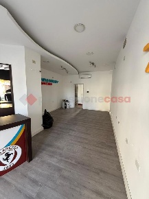 Foto Negozio in FIORENTINA, Arezzo Via Fiorentina di 46 m² con 1 locali