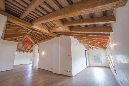 Foto Attico in Via RE DI PUGLIE 2, Stra Centro di 200 m² con 4 locali