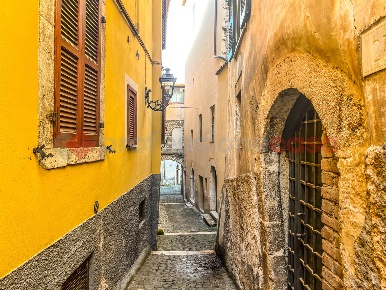 Foto Appartamento in Vicolo delle monachelle 10, Alatri Centro di 291 m²