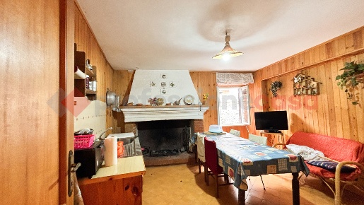 Foto Appartamento in Via Vittorio Emanuele 10, Vico nel Lazio Centro