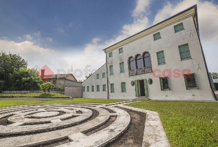 Foto Appartamento in Via RE DI PUGLIE 2, Stra Centro di 180 m² con 5 locali