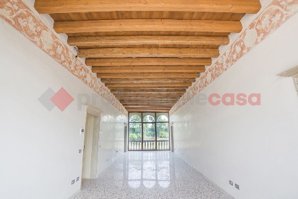 Foto Appartamento in Via RE DI PUGLIE 2, Stra Centro di 180 m² con 5 locali