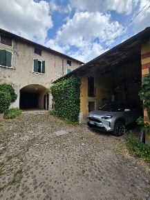 Foto Rustico in vallecchia, Sona Centro di 275 m² con 5 locali in vendita