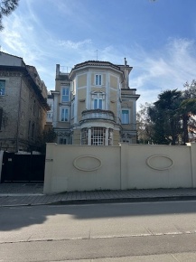 Foto Appartamento in Via DEI MONTI ERNICI 5, Pescara di 266 m² con 5 locali