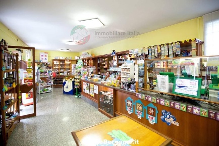 Foto Attività commerciale a Cattolica di 60 m² con 2 locali in vendita