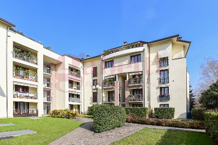 Foto Appartamento in Via De Gasperi 2C, Mariano Comense Centro di 115 m²