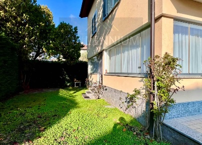 Foto Appartamento in VIA Usellini 1, Arona Centro di 120 m² con 4 locali