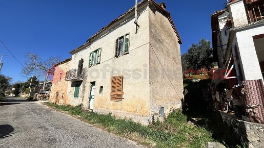 Foto Rustico in Via Montereo 32, Alatri Tecchiena di 320 m² con 4 locali