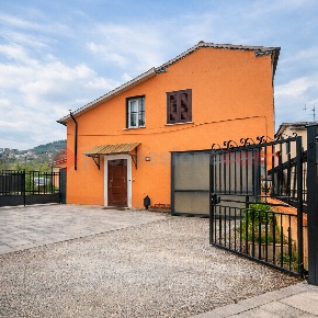 Foto Casa indipendente in Via La Fiura 51, Alatri Centro di 180 m²