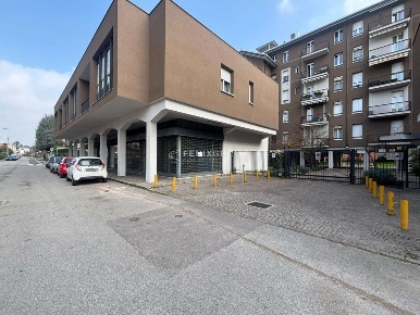 Foto Negozio in Via Padre Tarcisio Massironi 20, Concorezzo Centro