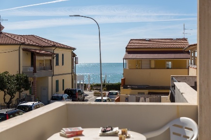 Foto Appartamento in Via Isola di Capri 11, Follonica di 40 m² con 3 locali