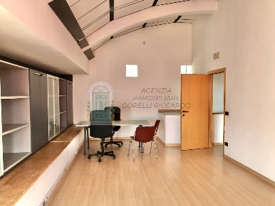 Foto Ufficio a Siena Cerchiaia - Coroncina di 100 m² con 2 locali