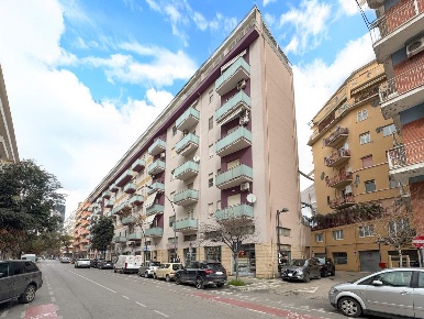 Foto Locale commerciale a Pescara Stadio - Lungomare Colombo di 93 m²