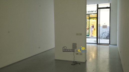 Foto Locale commerciale in Borgo Angelo Mazza 2, Parma Centro Storico