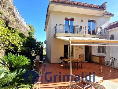 Foto Villa unifamiliare in Via Comunale Guantai Ad Orsolone 177, Napoli