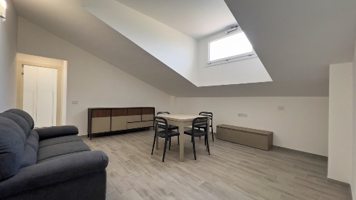 Foto Magazzino in Viale Crotone 147, Catanzaro Catanzaro Lido di 54 m²