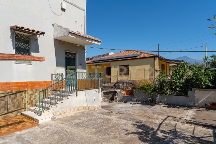 Foto Villa unifamiliare in Via Macello 47, Catania San Giovanni Galermo