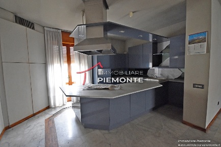 Foto Appartamento in Via Maggiora 56, Borgomanero Centro di 159 m²