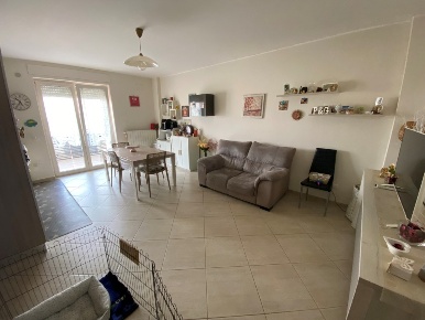 Foto Appartamento in Via A. Manzoni 13a, Casamassima di 75 m² con 3 locali