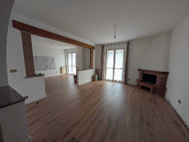 Foto Ufficio in Via Corio 100, Nole di 100 m² con 4 locali in vendita