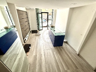 Foto Locale commerciale in Via Trieste 51, Catania Corso Italia - Europa