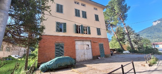 Foto Appartamento a Barga Ponte All'ania di 450 m² con 12 locali in vendita