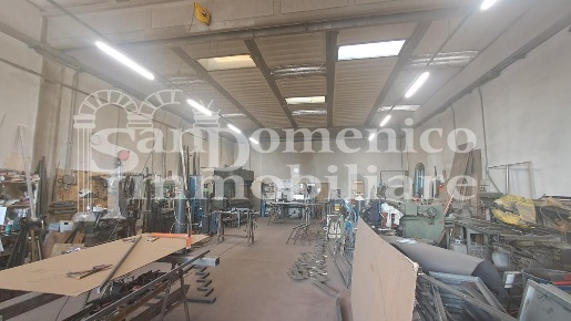 Foto Capannone industriale a Vicopisano Piana Di Noce di 216 m² in vendita