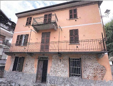 Foto Appartamento a Castelletto Molina di 151 m² con 7 locali in vendita