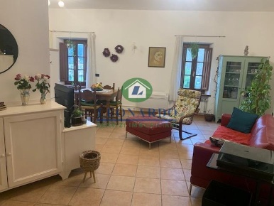 Foto Appartamento a Massa e Cozzile Massa di 90 m² con 4 locali in vendita