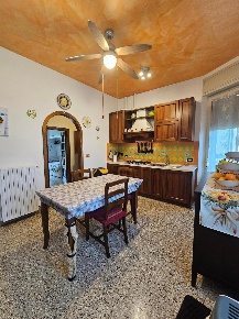 Foto Appartamento a Collesalvetti Centro di 78 m² con 5 locali in vendita