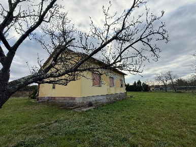 Foto Villa unifamiliare a Fucecchio di 120 m² con 6 locali in vendita