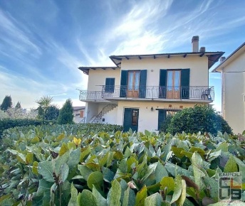 Foto Appartamento a Vinci di 120 m² con 5 locali in vendita