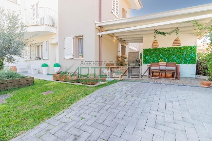Foto Villa a schiera a Calci di 90 m² con 4 locali in vendita