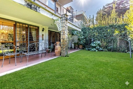 Foto Villa unifamiliare in Via Appia Pignatelli 360, Roma Quarto Miglio