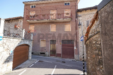 Foto Case semi ndipendenti in Via Battisti 14, Almenno San Salvatore Centro