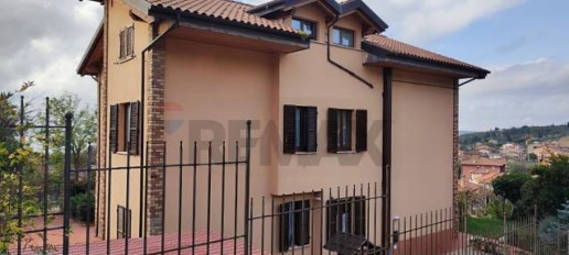 Foto Appartamento in Via Alessandro Fabbroni 6, Passignano sul Trasimeno