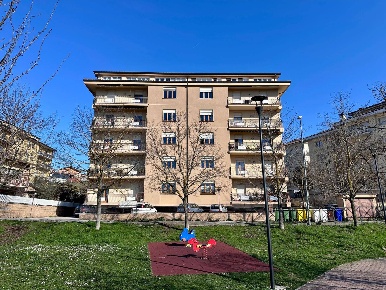 Foto Appartamento in Via San Giustino de Jacobis 1, L'Aquila di 130 m²