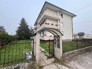 Foto Appartamento in VIA ROCCOLO 3, Brendola Centro di 137 m² con 6 locali