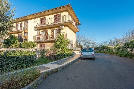 Foto Appartamento in Via Girolamo Cardano 37, Catania di 90 m² con 4 locali